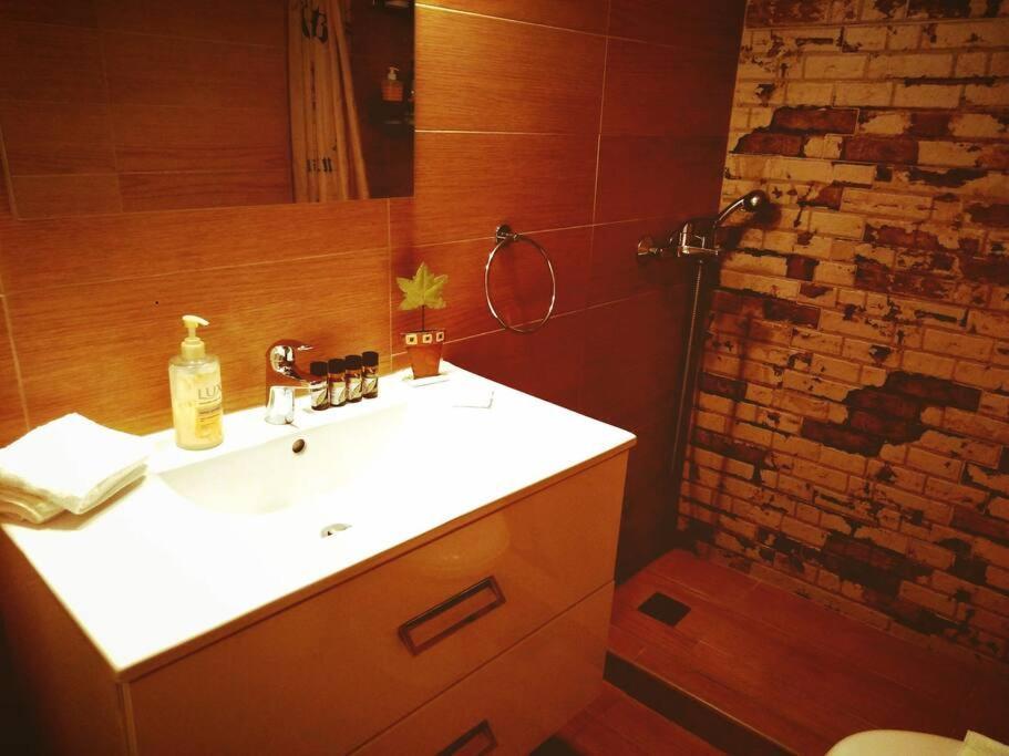 Thissio Apartment Philoxenia Atene Esterno foto
