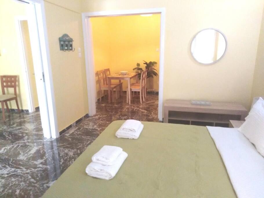 Thissio Apartment Philoxenia Atene Esterno foto