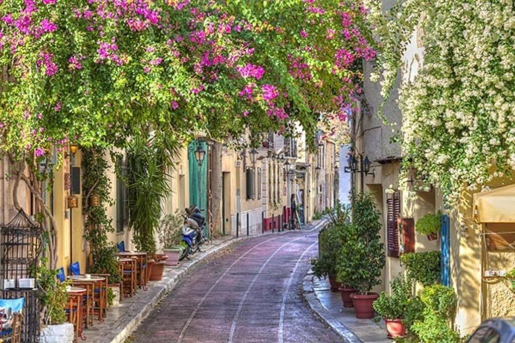 Thissio Apartment Philoxenia Atene Esterno foto