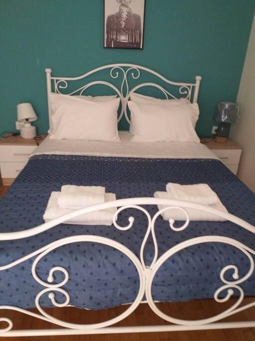 Thissio Apartment Philoxenia Atene Esterno foto