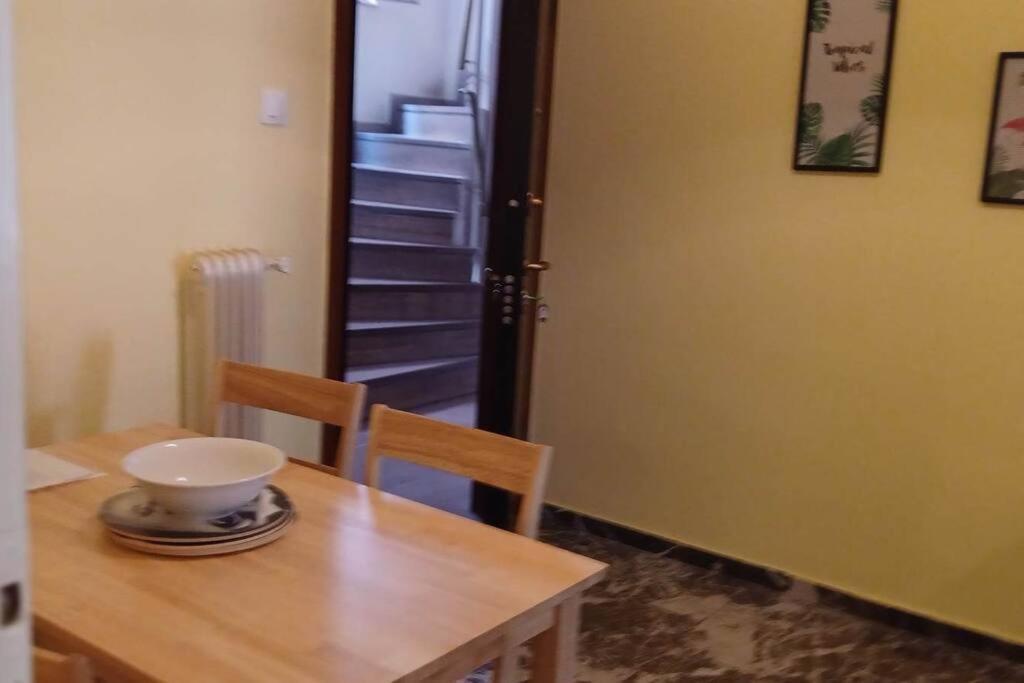 Thissio Apartment Philoxenia Atene Esterno foto