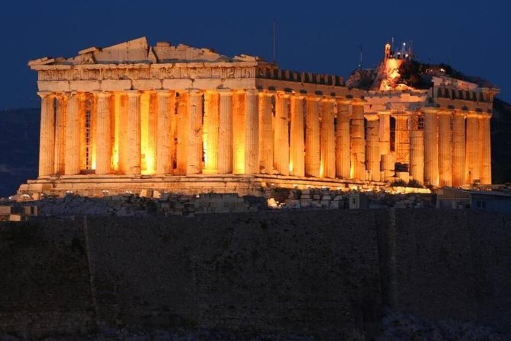 Thissio Apartment Philoxenia Atene Esterno foto
