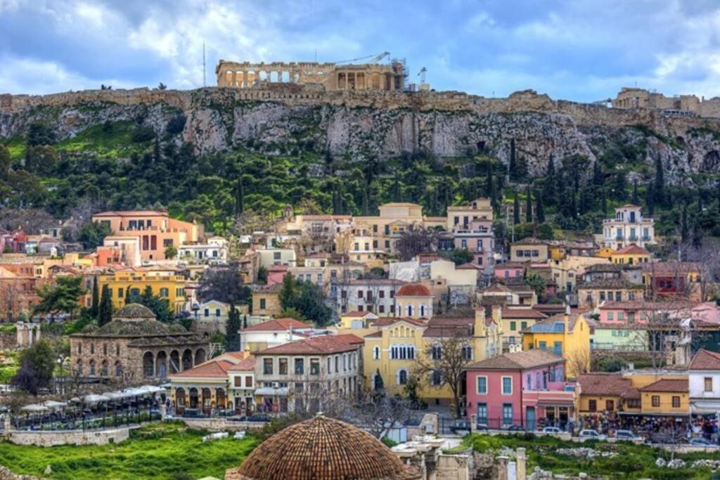 Thissio Apartment Philoxenia Atene Esterno foto